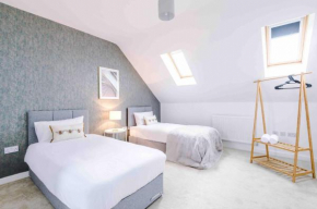 4 Bedroom House Manchester Hosted By MCR Dens